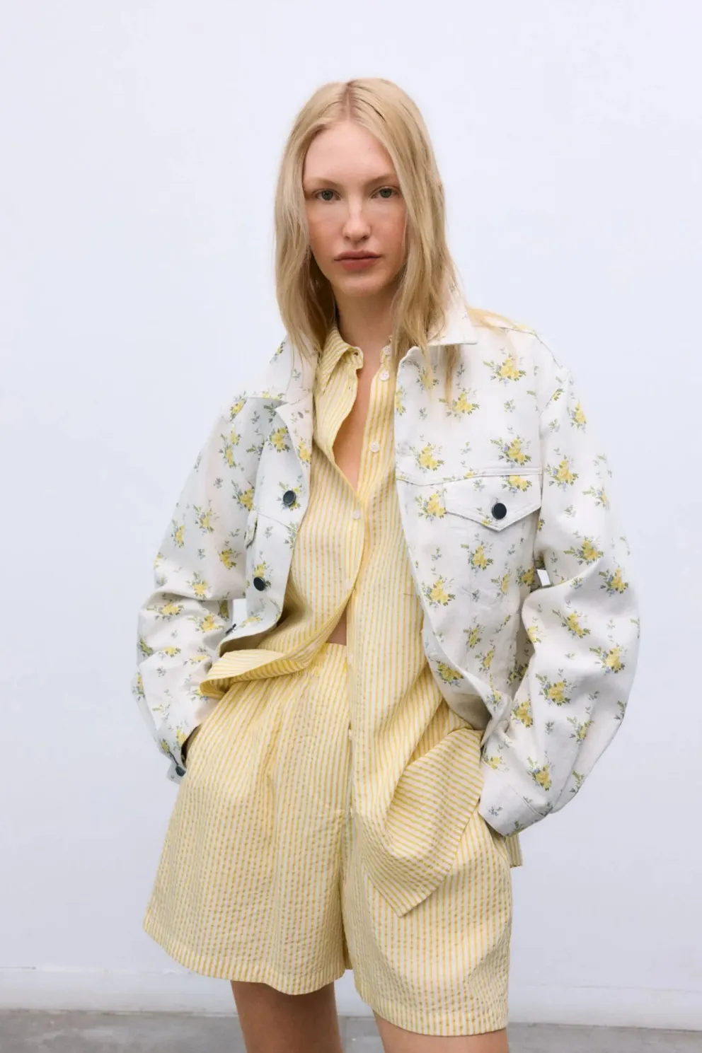 Alheli Woman Short Mimosa Yellow Stripes