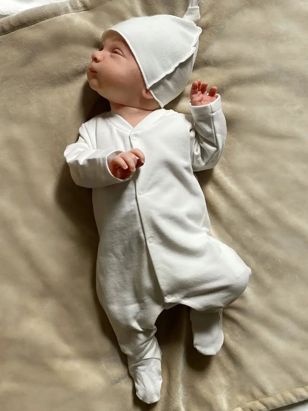 Czapka z supełkiem Baby hat