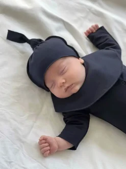 Czapka z supełkiem Baby hat