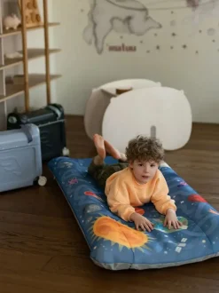 Dmuchane łóżeczko dziecięce Stokke® JetKids™ CloudSleeper™