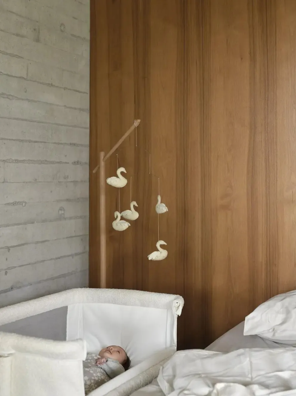 Drewniany stojak Wooden Stand For Mobile