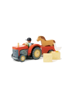 Drewniany traktor z przyczepą i akcesoriami