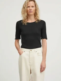 Edie Tee