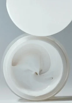 Krem nawilżający z witaminą C Essential Moisturizer