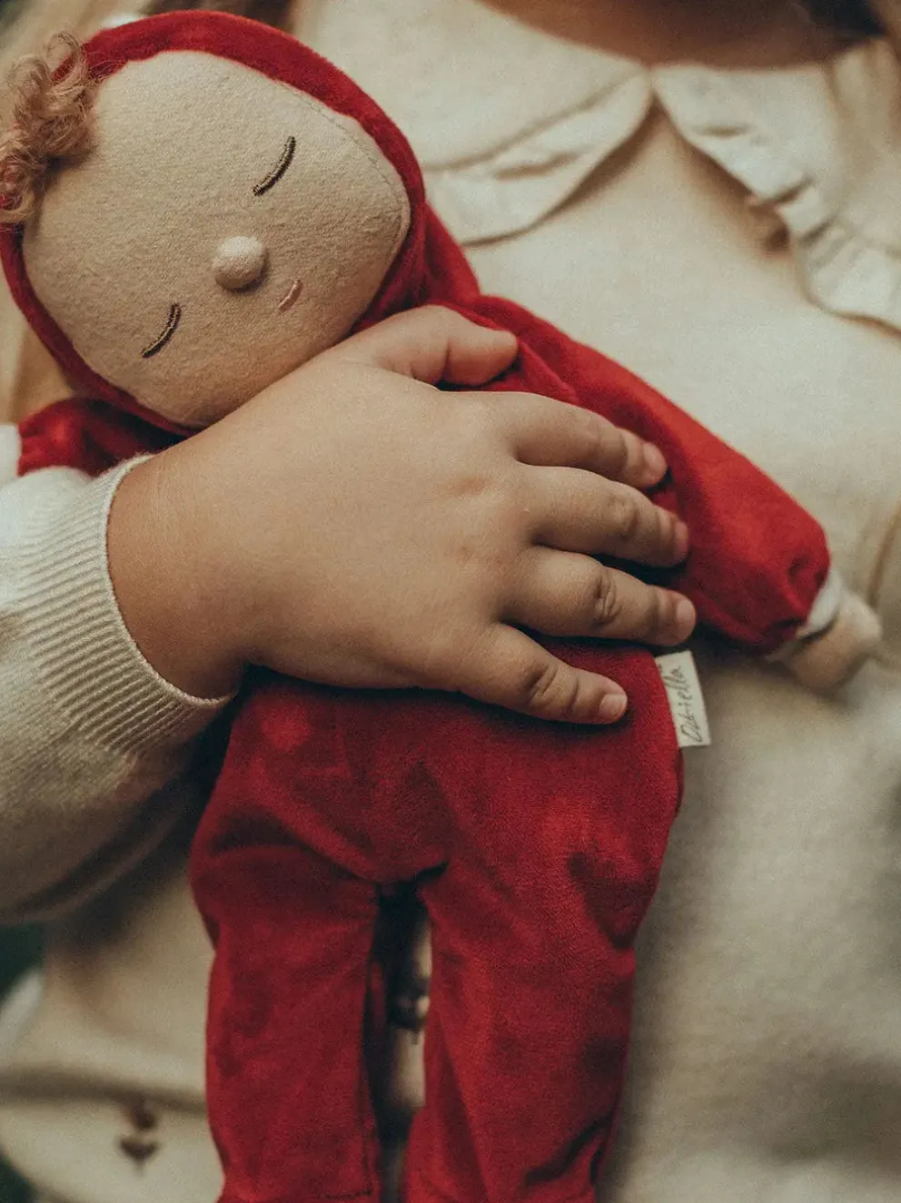 Miękka laleczka z pozytywką Lullaby Dozy Dinkum