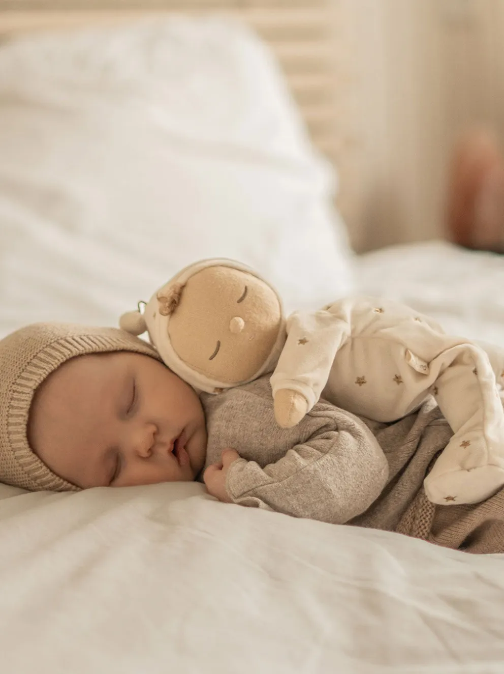 Miękka laleczka z pozytywką Lullaby Dozy Dinkum