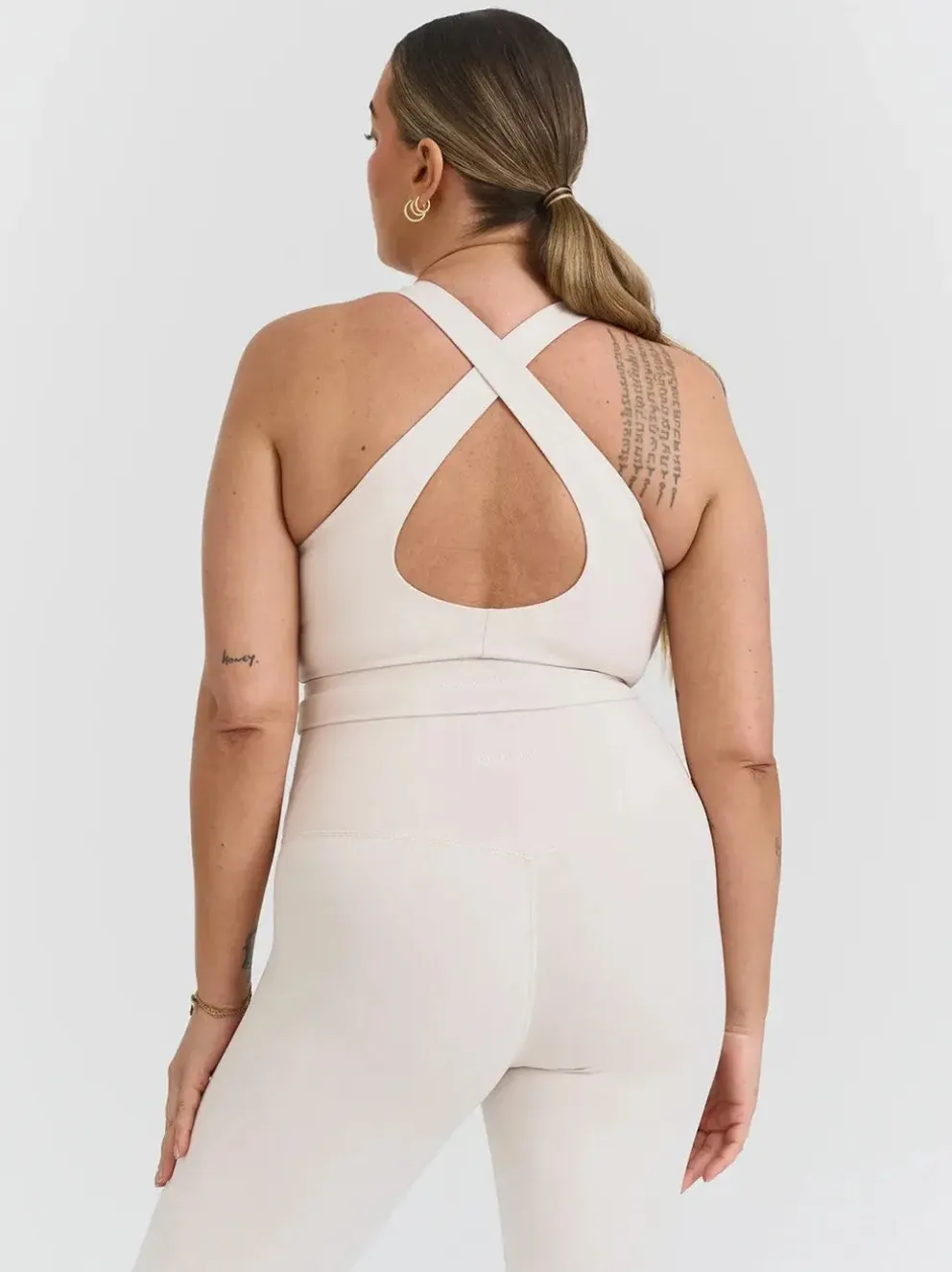 Softsculpt V-neck Cross Back Bra