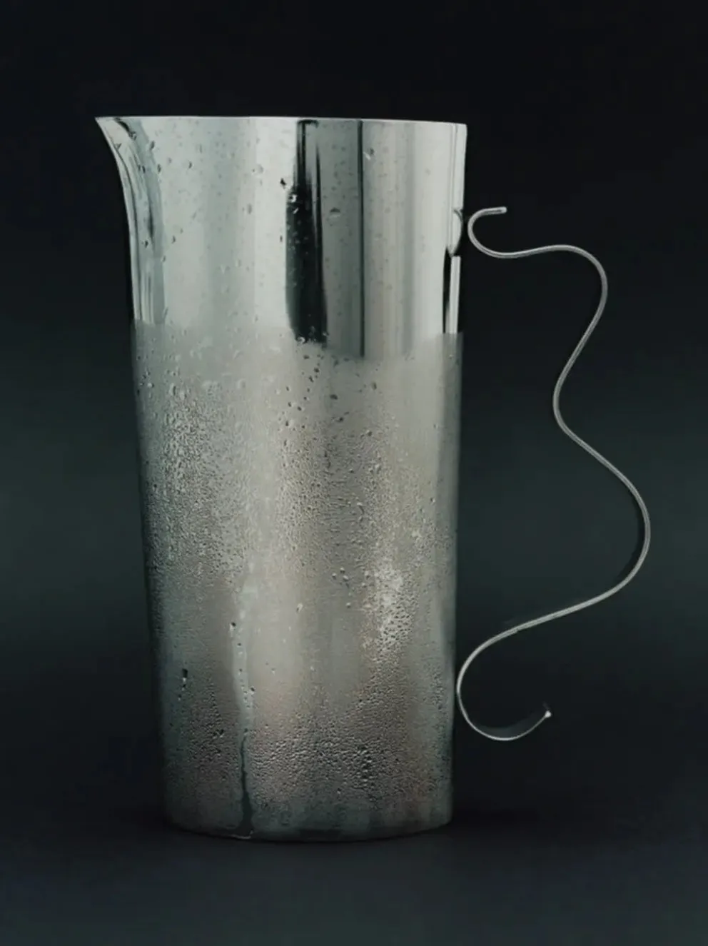 Squiggle Pitcher