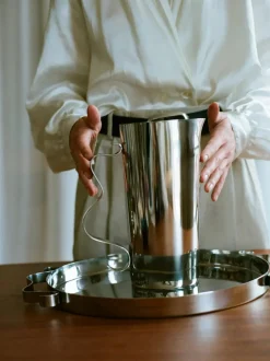 Squiggle Pitcher