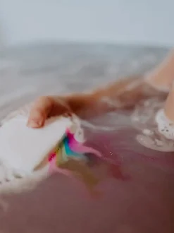 tęczowe chmurki do kąpieli dla dzieci